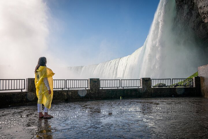 Exclusive Priority Niagara Boat Tour & Journey Behind Falls