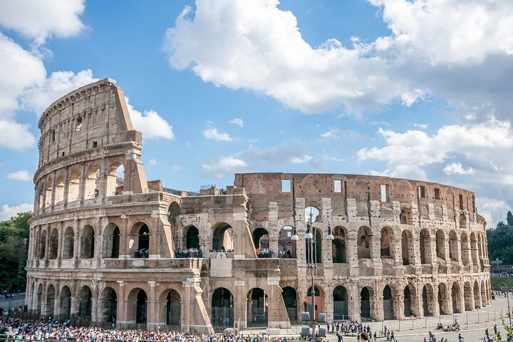 Rome: Colosseum Guided Tour with Roman Forum and Palatine Hill