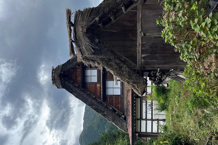 1 Day Private Charter Tour to Shirakawa-go & Takayama