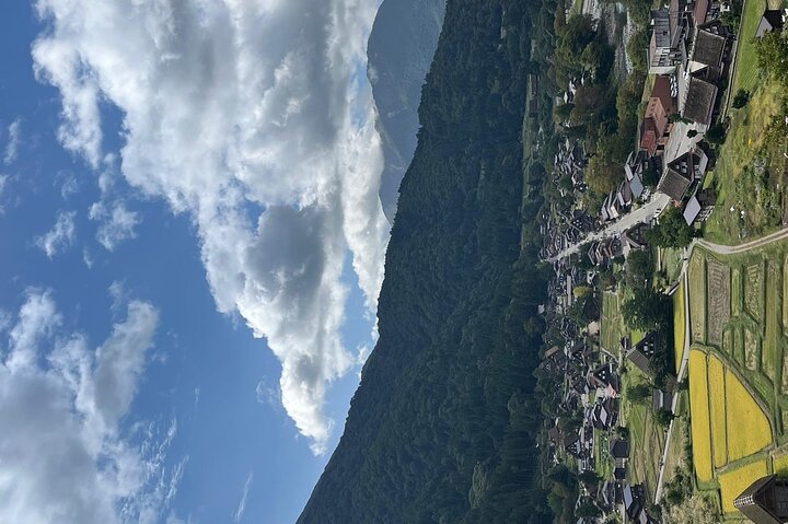 1 Day Private Charter Tour to Shirakawa-go & Takayama
