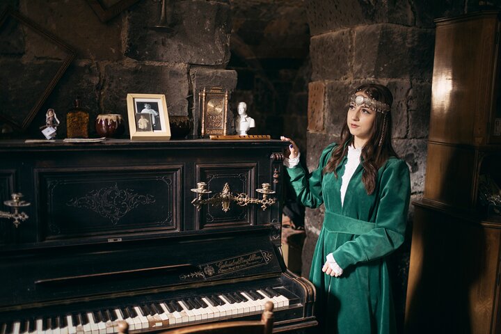 Private Professional Armenian Costume Photo Shoot