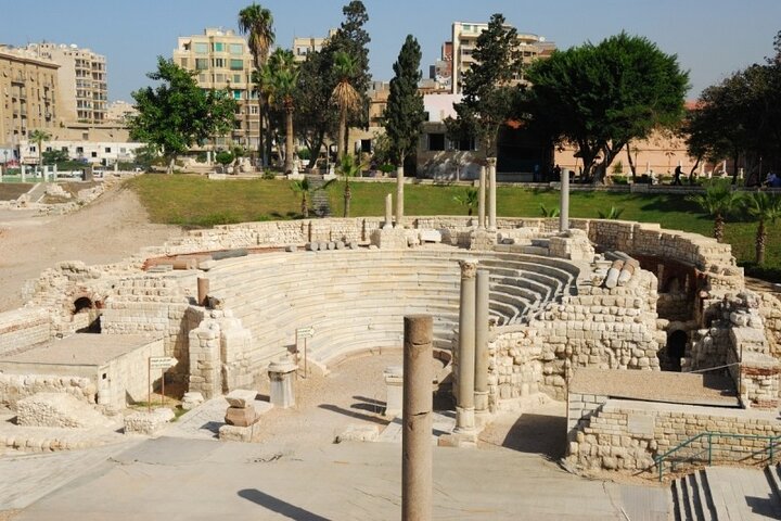 Vibrant Alexandria: Citadel, Library & Catacombs Tour