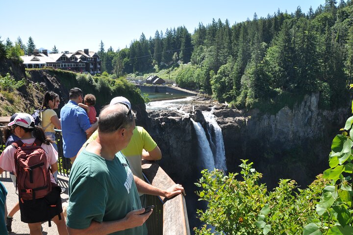 Snoqualmie Falls and Wineries Tour from Seattle