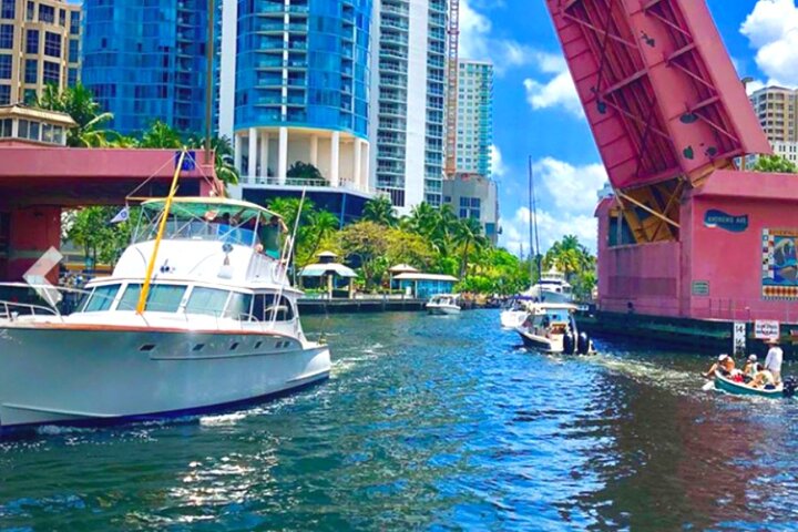 Venice of America Tour | Millionaire's Row | Complimentary Drinks