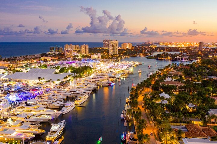 Venice of America Tour | Millionaire's Row | Complimentary Drinks
