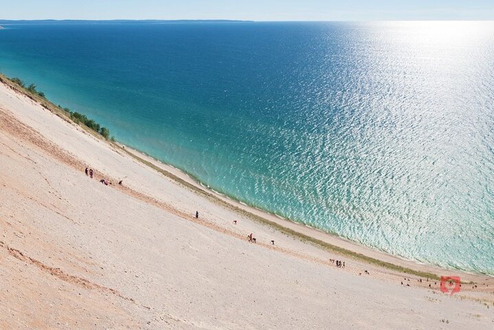 Self-Guided Audio Driving Tour in Michigan Lakeshore, M-22