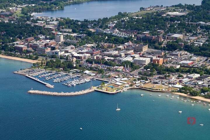 Self-Guided Audio Driving Tour in Michigan Lakeshore, M-22