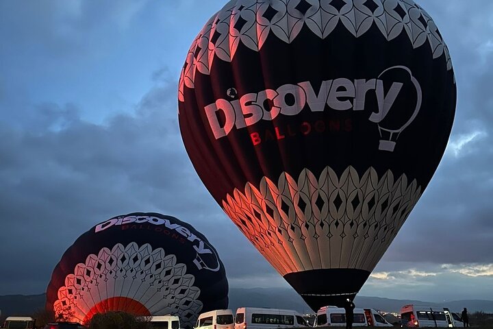 Cappadocia Sunrise Hot Air Balloon Flight / Discovery Balloons
