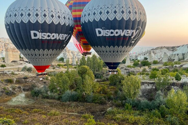 Cappadocia Sunrise Hot Air Balloon Flight / Discovery Balloons