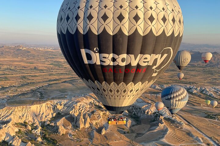 Cappadocia Sunrise Hot Air Balloon Flight / Discovery Balloons