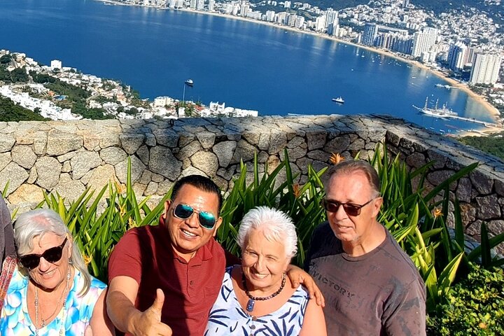 4 or 6Hr Discover Acapulco With a Fun Guide, Diver Show,Mex Lunch