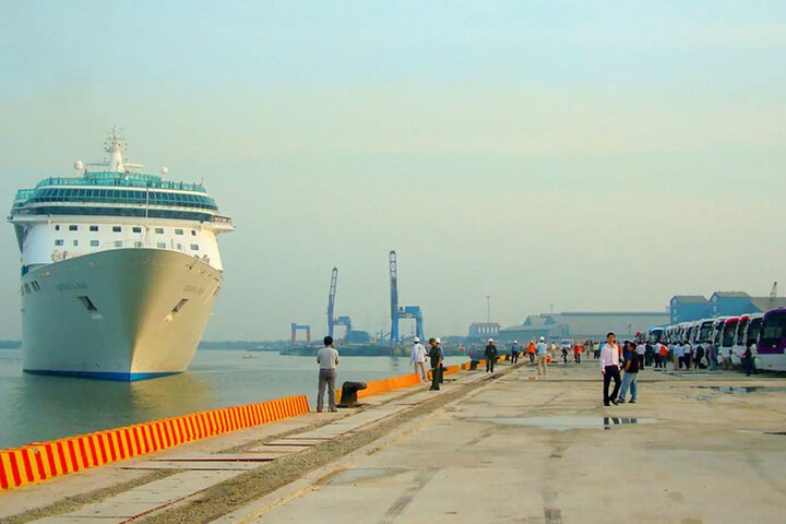Hanoi in a day from Halong city