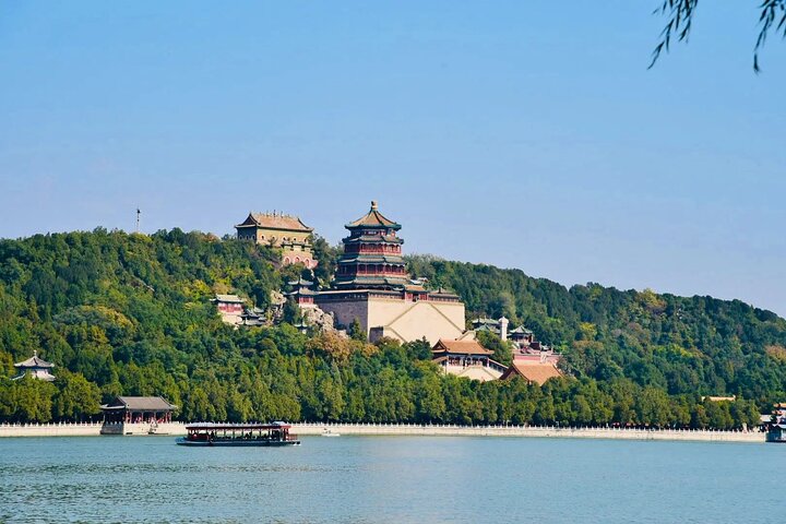 All-Inclusive Day Tour: Mutianyu Great Wall and Summer Palace