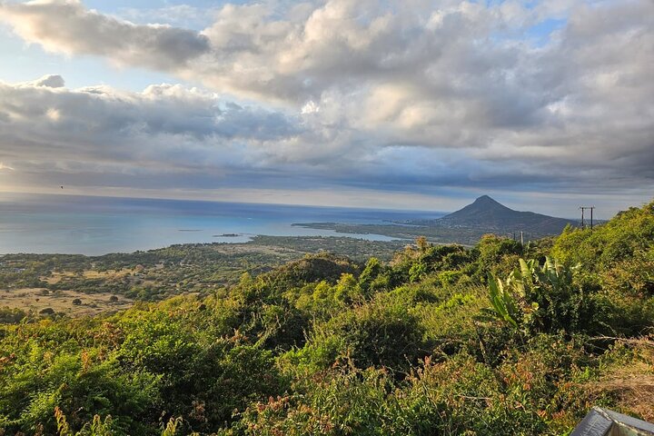 Private and Guided Tour of Mauritius South