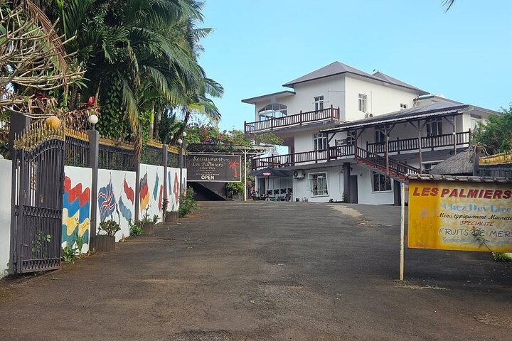 Private and Guided Tour of Mauritius South