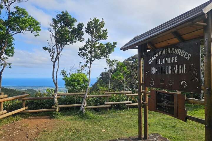 Private and Guided Tour of Mauritius South