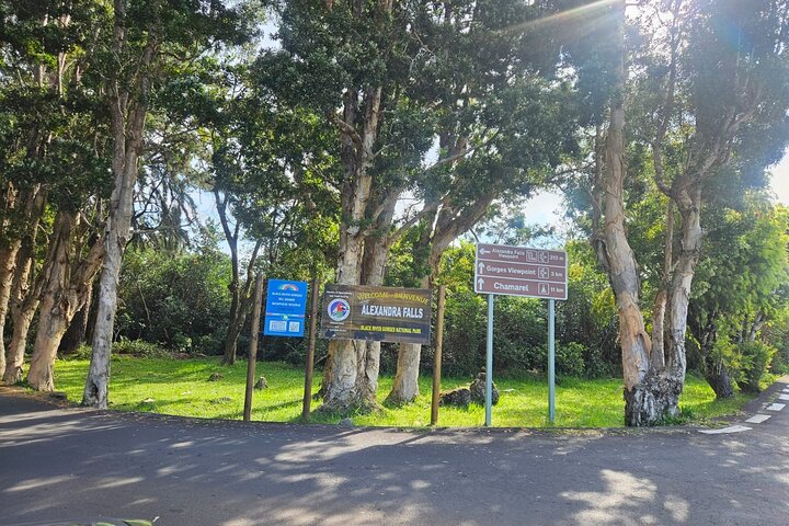 Private and Guided Tour of Mauritius South