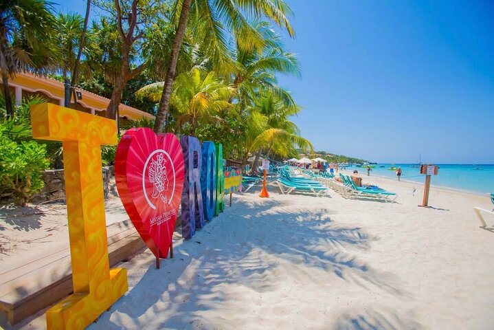 Roatán Monkey Sloth Park, Chocolate Rum & West Bay Beach Club