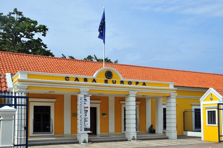 Private Romantic Heritage Walking Tour in Historic Dili