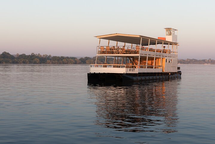 Victoria Falls Dinner Cruise on the Zambezi River