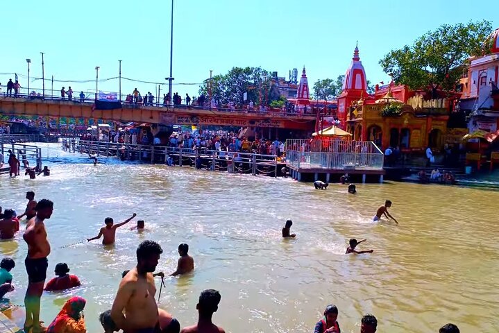 Guided Haridwar Walk with Ghats & Evening Ganga Aarti