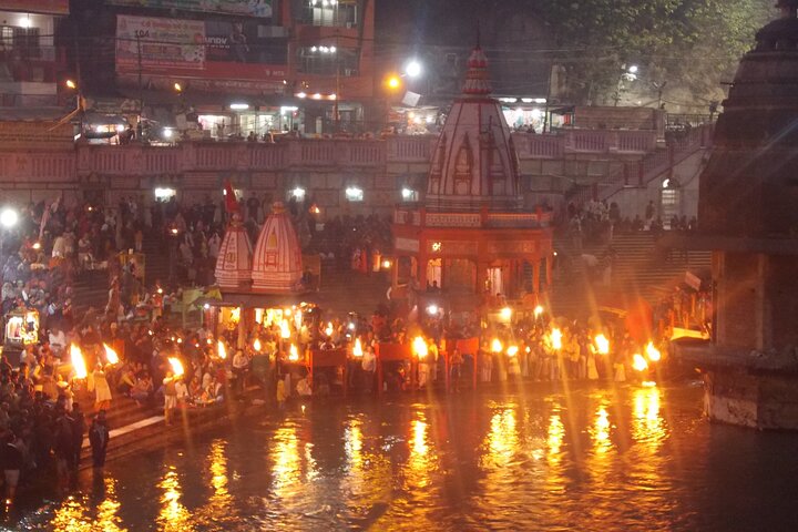Guided Haridwar Walk with Ghats & Evening Ganga Aarti