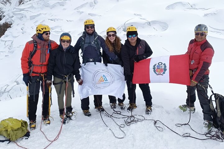 Tour Climbing Nevado Mateo | Your First 5,150 m Summit | 12 Hours