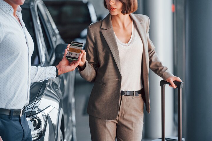 Premium Airport Transfer | Professional Driver | Local Insight