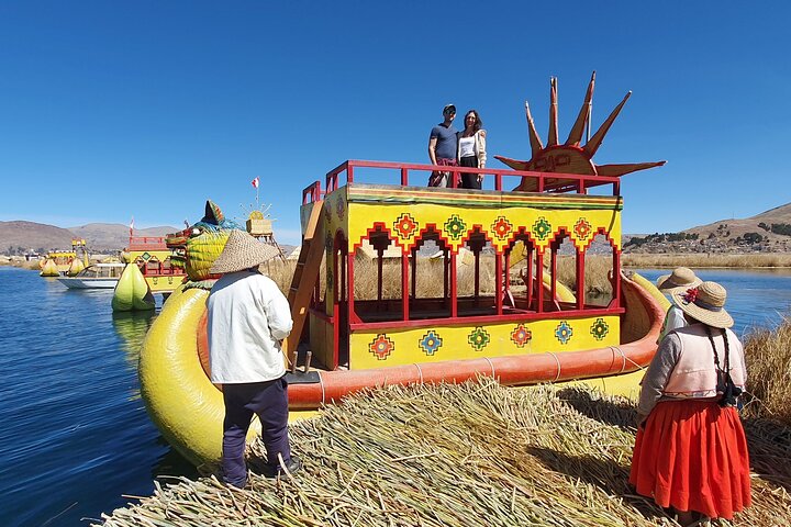 3h Boat Tour to Uros Island from Puno