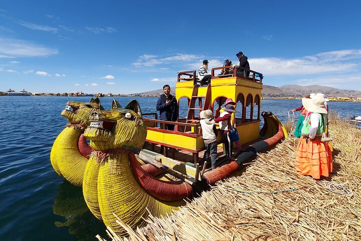 3h Boat Tour to Uros Island from Puno