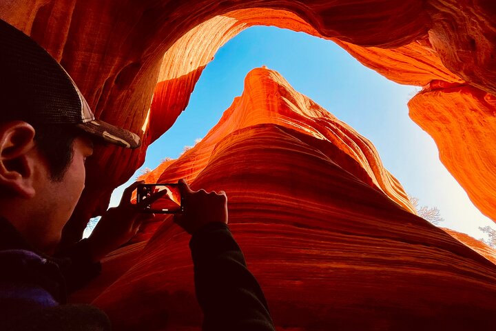 Peek-a-boo Slot Canyon Tour and Sandboarding UTV Adventure