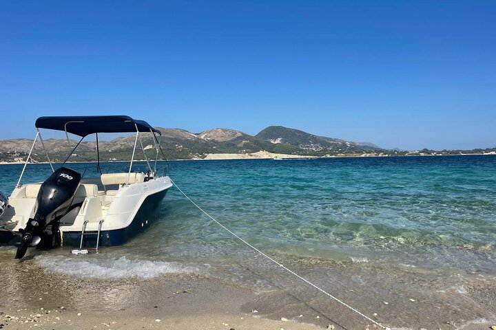Zakynthos Private Cruise to Turtle Island, Keri Caves & Mizithres