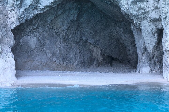 Zakynthos Private Cruise to Turtle Island, Keri Caves & Mizithres