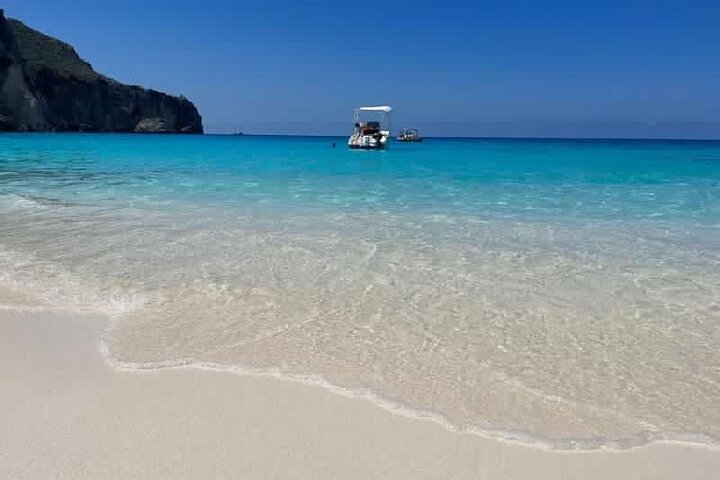 Zakynthos Private Cruise to Turtle Island, Keri Caves & Mizithres