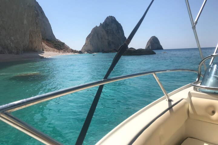 Zakynthos Private Cruise to Turtle Island, Keri Caves & Mizithres