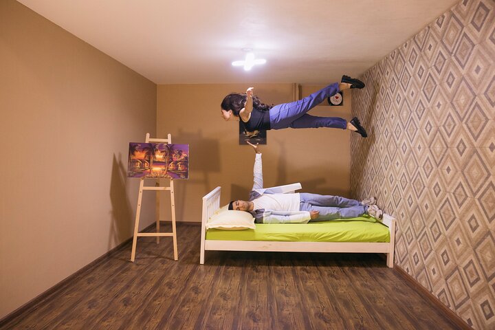 Museum of Illusions Tour