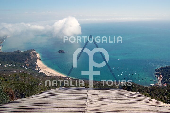 Lisbon Getaway: Private Arrábida Wine & Food Tour