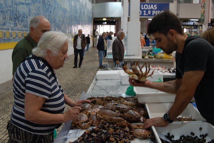 Lisbon Getaway: Private Arrábida Wine & Food Tour