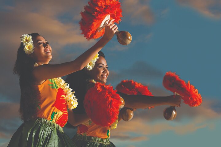 Waikiki Starlight Luau on The Great Lawn-Hilton Hawaiian Village