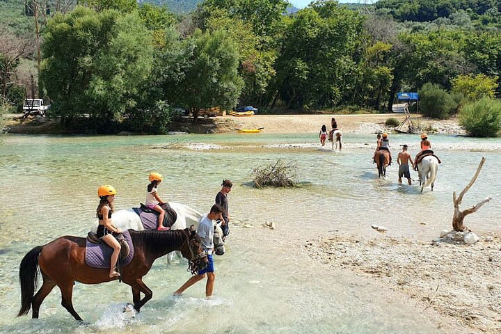 Tour in Acheron River