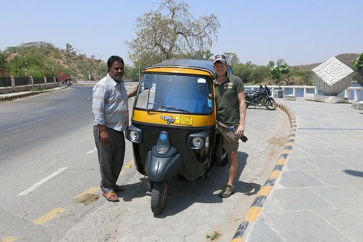Private Udaipur Sightseeing Tour by Tuk-Tuk or Car with Driver