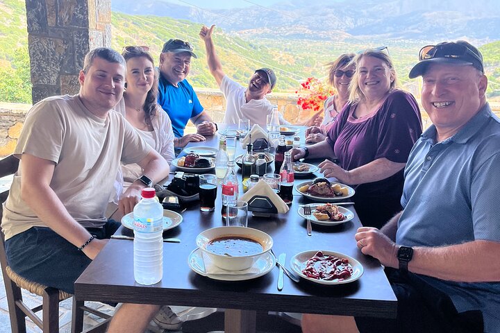 PRIVATE-Zeus’ Birthplace - Knossos-Olive oil Factory-Old Villages