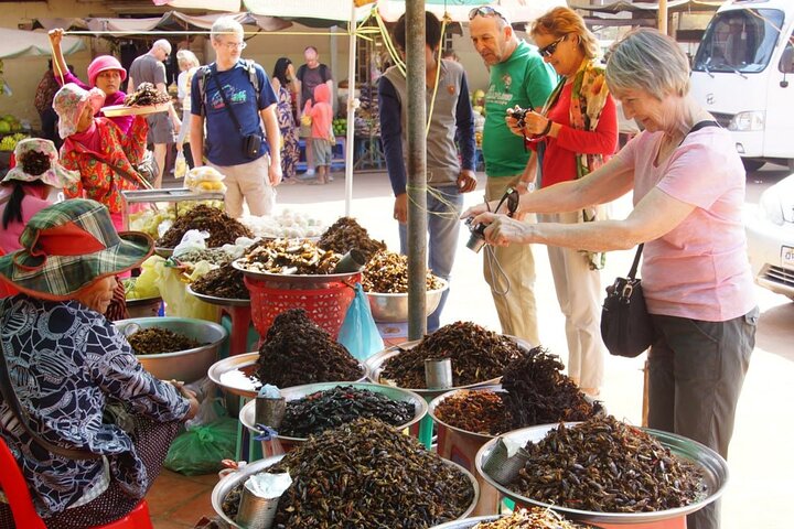 The Journey Phnom Penh to/from Siem Reap: A Memorable Tour