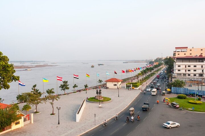 The Journey Phnom Penh to/from Siem Reap: A Memorable Tour