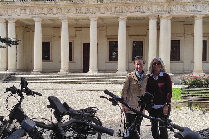 The story of Vicenza: Guided Half-Day E-Bike sightseeing Tour