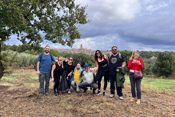 Pitigliano in the footstep of the Etruscan: Hike and wine tasting