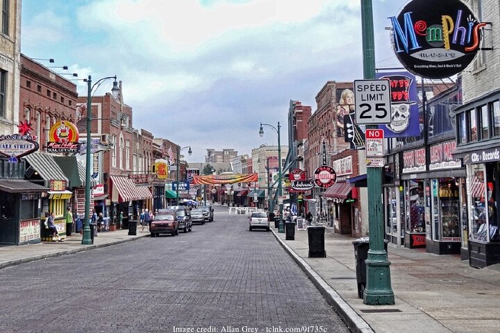 Elvis Presley Full-Day Private Tour of Memphis & Graceland