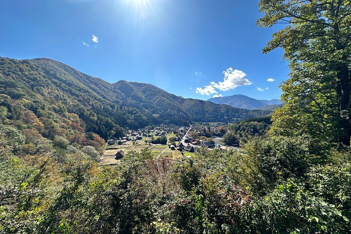 1 Day Private Charter Tour to Shirakawa-go & Takayama