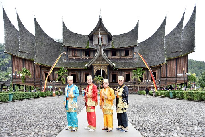 Padang West Sumatra 9-Day Private Tour + Mentawai