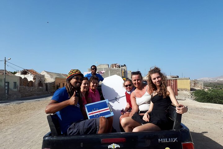 4X4 Tour to Rabil, Shipwreck, Catholic Chapel and the City